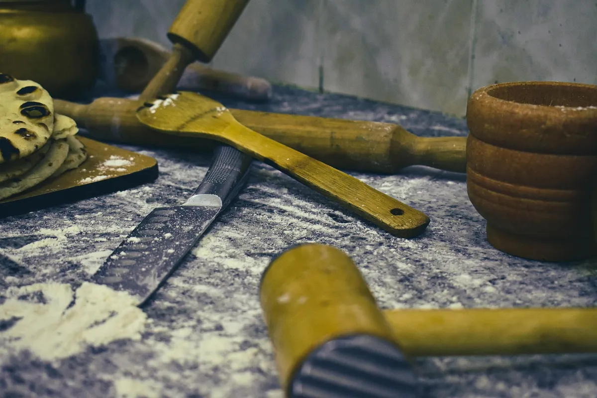 kitchen, knife, flour, kitchen utensils, kitchen tools, rolling pin, dough, bread making, food preparation