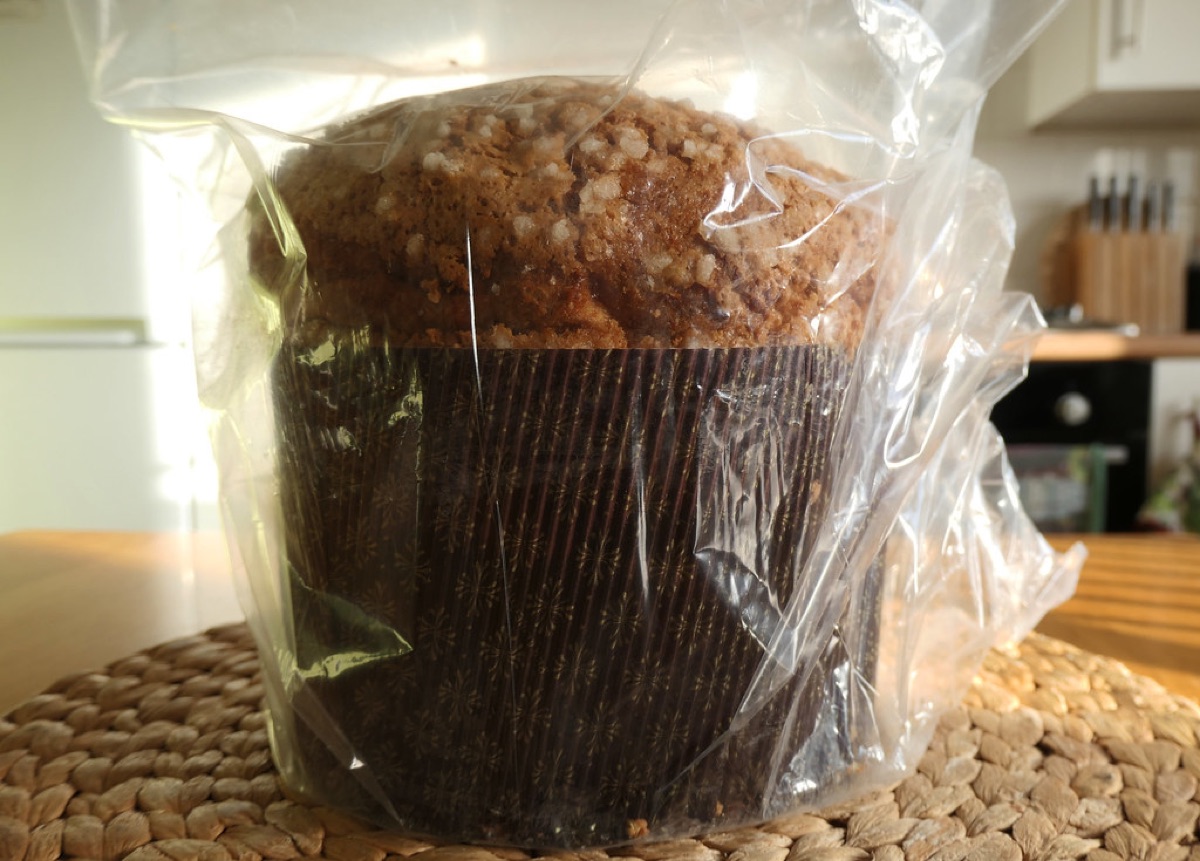 Bakcione romano con fette di pane