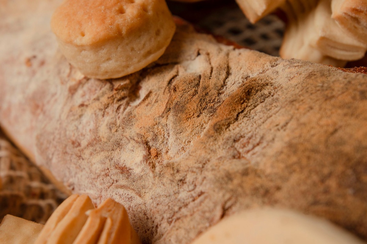 panino antico con luce soffusa